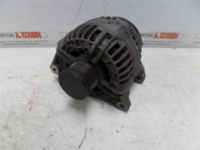 Gebruikte Dynamo Porsche 911 (996) 3.6 Carrera 4 24V Prijs op aanvraag aangeboden door N Kossen Autorecycling BV