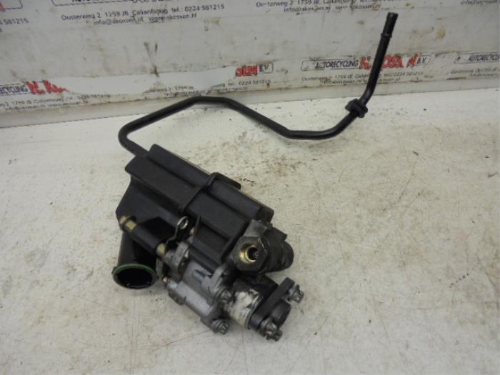 Gebruikte Pomp Servo Porsche 911 (996) 3.6 Carrera 4 24V Prijs op aanvraag aangeboden door N Kossen Autorecycling BV