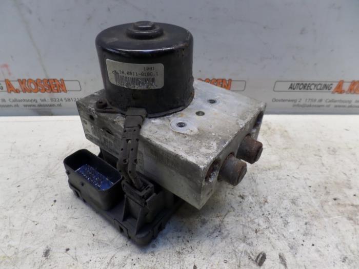 Gebruikte ABS Pomp Chrysler 300 M 3.5 V6 24V Prijs op aanvraag aangeboden door N Kossen Autorecycling BV