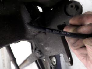 Gebruikte ABS Sensor Porsche 911 (996) 3.6 Carrera 4 24V Prijs op aanvraag aangeboden door N Kossen Autorecycling BV