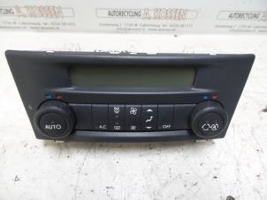 Gebruikte Climatronic Paneel Renault Laguna II Grandtour (KG) 1.8 16V Prijs op aanvraag aangeboden door N Kossen Autorecycling BV