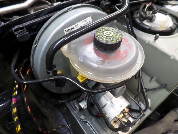 Gebruikte Rembol Porsche 911 (996) 3.6 Carrera 4 24V Prijs op aanvraag aangeboden door N Kossen Autorecycling BV