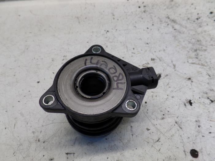 Gebruikte Druklager Opel Corsa Prijs op aanvraag aangeboden door N Kossen Autorecycling BV