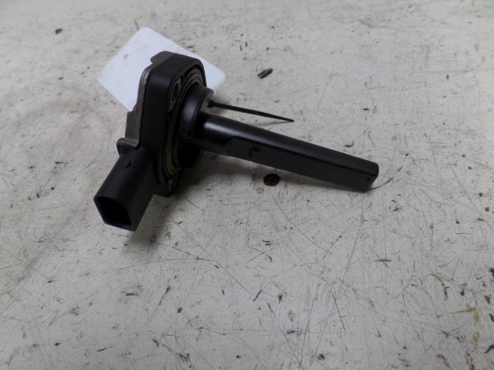 Gebruikte Oliepeil sensor BMW 5 serie (E39) 530d 24V Prijs op aanvraag aangeboden door N Kossen Autorecycling BV