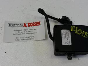 Gebruikte Alarm sirene Porsche 911 (996) 3.6 Carrera 4 24V Prijs € 150,00 Margeregeling aangeboden door N Kossen Autorecycling BV