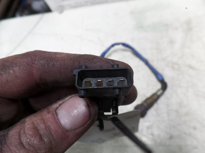 Lambda Sonde van een Porsche 911 (996) 3.6 Carrera 4 24V 2004