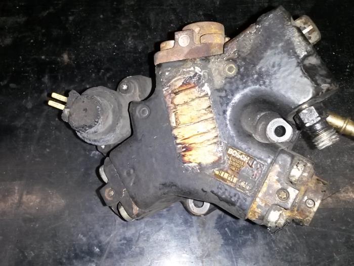 Gebruikte Hogedrukpomp Opel Astra H (L48) 1.3 CDTI 16V Ecotec Prijs op aanvraag aangeboden door N Kossen Autorecycling BV