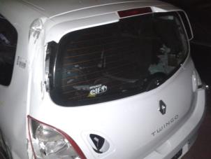 Gebruikte Ruit achter Renault Twingo II (CN) 1.2 16V Prijs op aanvraag aangeboden door N Kossen Autorecycling BV