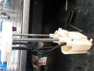 Gebruikte Benzinepomp Chrysler Sebring (JR) 2.0 16V Prijs op aanvraag aangeboden door N Kossen Autorecycling BV