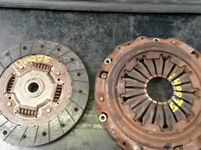 Gebruikte Koppelingsset (compleet) Renault Laguna II Grandtour (KG) 1.9 dCi 100 Prijs op aanvraag aangeboden door N Kossen Autorecycling BV