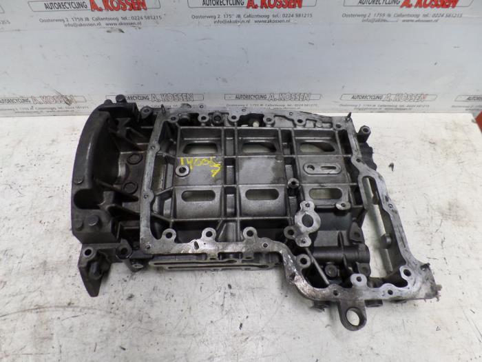 Gebruikte Tussenplaat motor Ford Transit 2.4 TDCi 16V Prijs op aanvraag aangeboden door N Kossen Autorecycling BV