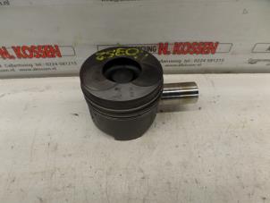 Gebruikte Zuiger Mercedes Sprinter Prijs op aanvraag aangeboden door N Kossen Autorecycling BV