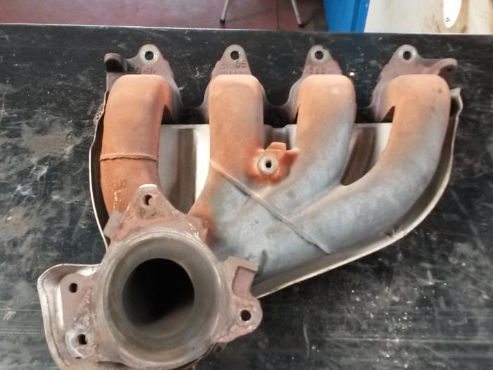 Gebruikte Uitlaatspruitstuk Renault Scénic II (JM) 2.0 16V Prijs op aanvraag aangeboden door N Kossen Autorecycling BV