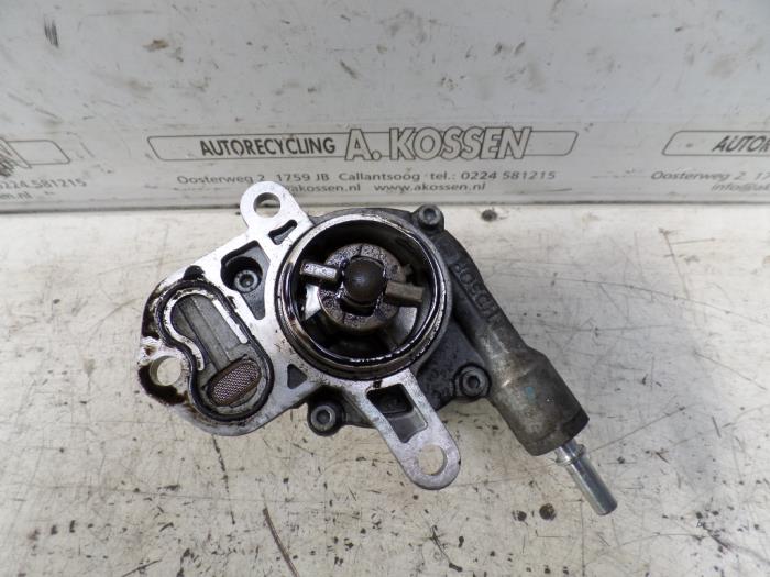 Gebruikte Oliepomp Peugeot 307 (3A/C/D) 2.0 HDi 90 Prijs op aanvraag aangeboden door N Kossen Autorecycling BV