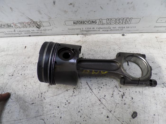 Gebruikte Zuiger Peugeot 307 (3A/C/D) 2.0 HDi 90 Prijs op aanvraag aangeboden door N Kossen Autorecycling BV