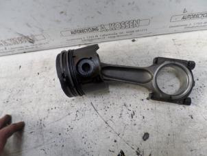 Gebruikte Drijfstang Peugeot 307 (3A/C/D) 2.0 HDi 90 Prijs op aanvraag aangeboden door N Kossen Autorecycling BV