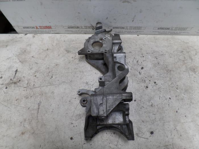 Gebruikte Dynamosteun boven Volkswagen Crafter 2.0 TDI Prijs op aanvraag aangeboden door N Kossen Autorecycling BV