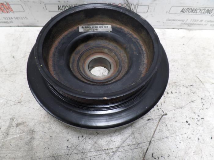 Gebruikte Krukas Poelie Ssang Yong Rexton 2.7 Xdi RX/RJ 270 16V Prijs op aanvraag aangeboden door N Kossen Autorecycling BV