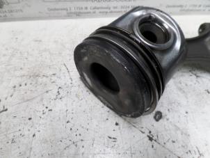 Gebruikte Zuiger Iveco Daily Prijs op aanvraag aangeboden door N Kossen Autorecycling BV