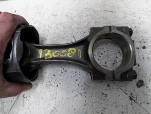 Gebruikte Drijfstang Iveco Daily Prijs op aanvraag aangeboden door N Kossen Autorecycling BV