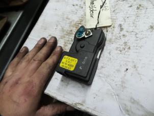 Gebruikte Motor Centrale Deurvergrendeling Hyundai H-1/Starex Travel 2.5 TD Prijs op aanvraag aangeboden door N Kossen Autorecycling BV