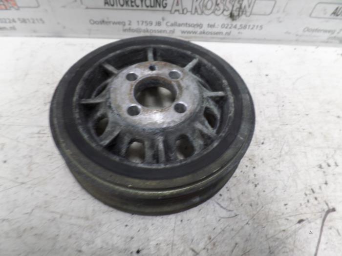 Krukas Poelie van een Alfa Romeo 147 (937) 1.6 HP Twin Spark 16V 2001