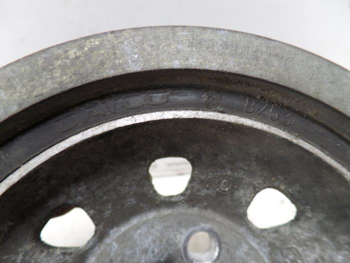 Krukas Poelie van een Alfa Romeo 147 (937) 1.6 HP Twin Spark 16V 2001