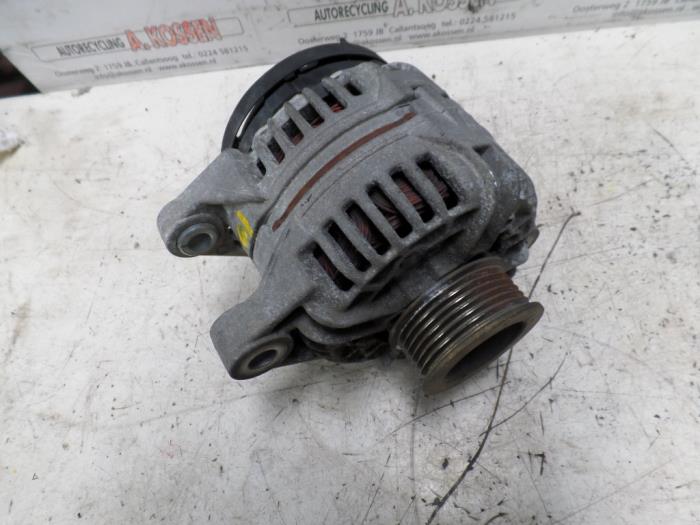 Gebruikte Dynamo Alfa Romeo 147 (937) 1.6 HP Twin Spark 16V Prijs op aanvraag aangeboden door N Kossen Autorecycling BV