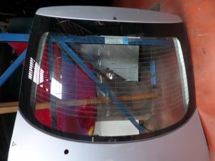 Gebruikte Ruit achter Mazda 6 Sport (GG14) 2.0i 16V Prijs op aanvraag aangeboden door N Kossen Autorecycling BV