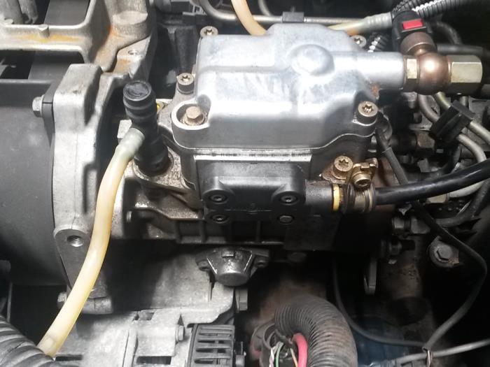Gebruikte Dieselpomp Renault Megane Coupé (DA) 1.9 dTi Prijs op aanvraag aangeboden door N Kossen Autorecycling BV