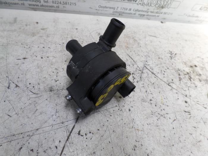 Gebruikte Waterpomp Opel Movano 2.3 CDTi 16V RWD Prijs op aanvraag aangeboden door N Kossen Autorecycling BV
