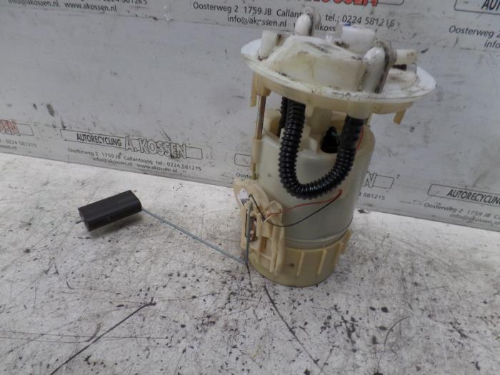 Gebruikte Tank element Pomp Renault Megane II (BM/CM) 1.6 16V Prijs op aanvraag aangeboden door N Kossen Autorecycling BV