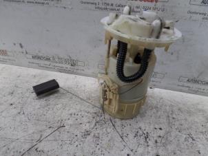 Gebruikte Benzinepomp Renault Megane II (BM/CM) 1.6 16V Prijs op aanvraag aangeboden door N Kossen Autorecycling BV
