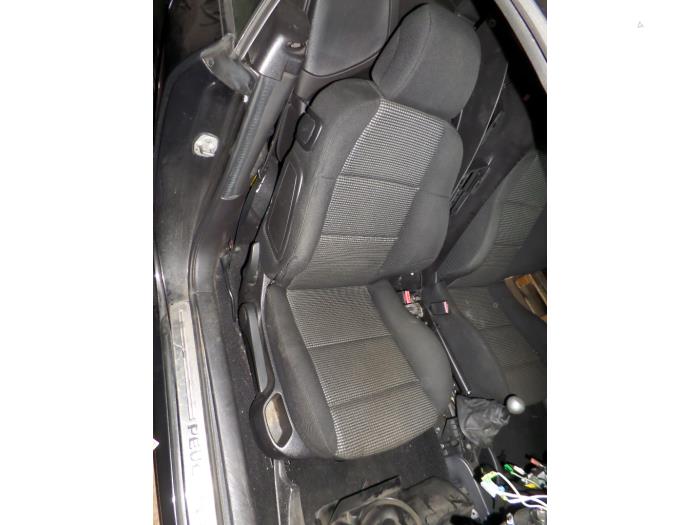 Stoel rechts Peugeot 307 CC 1.6 16V - Autorecycling N Kossen bv