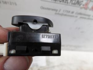 Gebruikte Schakelaar Centr. Deurvergrendeling Saab 9-3 II Sport Sedan (YS3F) 1.9 TiD 16V Prijs op aanvraag aangeboden door N Kossen Autorecycling BV