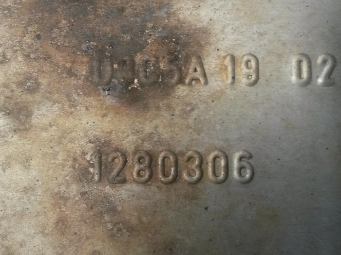 Uitlaat Einddemper van een Ford Mondeo III 1.8 16V 2002