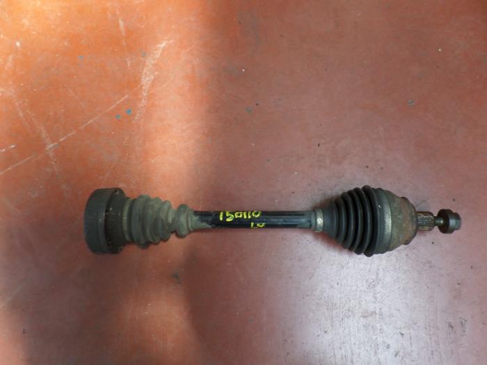 Gebruikte Aandrijfas links-voor Volkswagen Transporter/Caravelle T4 1.9 TD Caravelle Prijs op aanvraag aangeboden door N Kossen Autorecycling BV