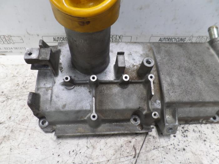 Gebruikte Kleppendeksel Renault Kangoo Prijs op aanvraag aangeboden door N Kossen Autorecycling BV
