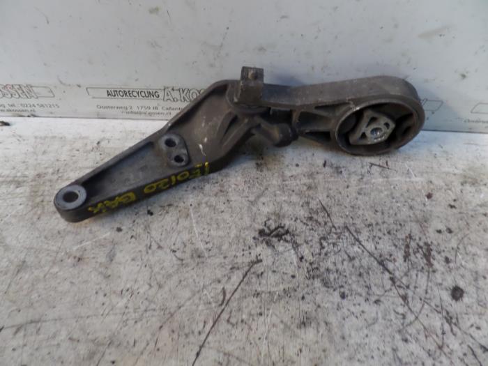 Gebruikte Versnellingsbak Steun Opel Corsa C (F08/68) 1.2 16V Twin Port Prijs op aanvraag aangeboden door N Kossen Autorecycling BV