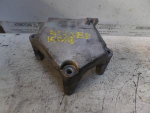 Gebruikte Motorsteun Opel Tigra Prijs op aanvraag aangeboden door N Kossen Autorecycling BV