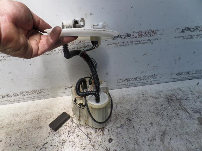 Gebruikte Benzinepomp Opel Zafira (M75) 1.6 16V Prijs op aanvraag aangeboden door N Kossen Autorecycling BV