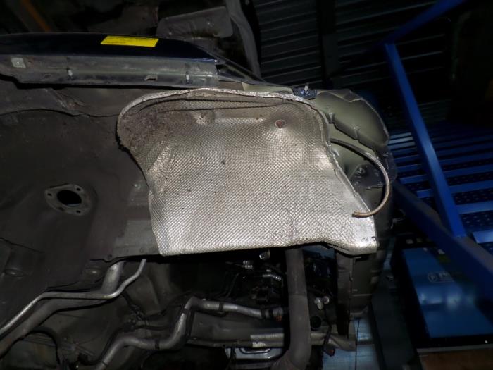 Gebruikte Hitteschild uitlaat Porsche 911 (996) 3.6 Carrera 4 24V Prijs op aanvraag aangeboden door N Kossen Autorecycling BV