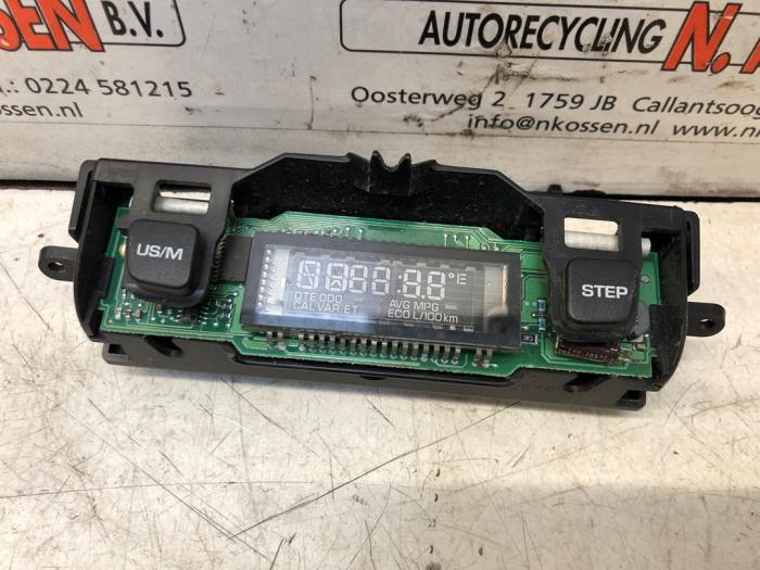 Gebruikte Display Interieur Dodge Ram 3500 (BR/BE) 5.9 1500 4x4 Kat. Prijs op aanvraag aangeboden door N Kossen Autorecycling BV