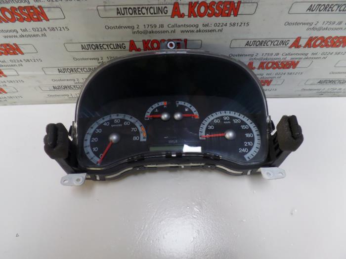Gebruikte Cockpit Fiat Punto II (188) 1.8 HGT 16V 3-Drs. Prijs op aanvraag aangeboden door N Kossen Autorecycling BV