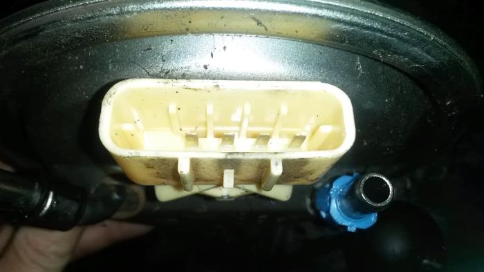 Brandstofpomp Elektrisch van een Opel Corsa C (F08/68) 1.3 CDTi 16V 2004