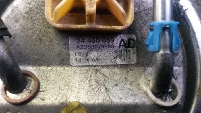 Brandstofpomp Elektrisch van een Opel Corsa C (F08/68) 1.3 CDTi 16V 2004