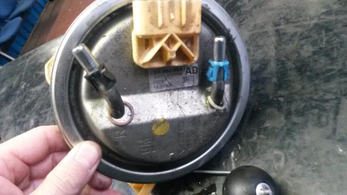 Brandstofpomp Elektrisch van een Opel Corsa C (F08/68) 1.3 CDTi 16V 2004