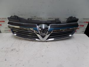 Gebruikte Grille Opel Zafira (M75) 1.6 16V Prijs op aanvraag aangeboden door N Kossen Autorecycling BV