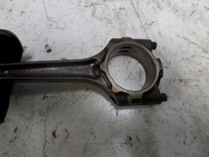 Gebruikte Drijfstang Opel Astra Prijs op aanvraag aangeboden door N Kossen Autorecycling BV