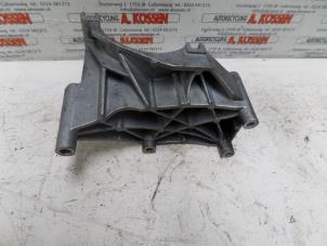 Gebruikte Motorrubber Ford Transit Connect Prijs op aanvraag aangeboden door N Kossen Autorecycling BV